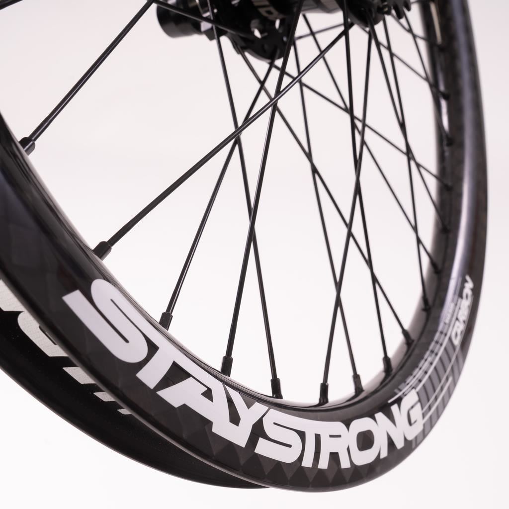 Stay Strong Carbon DVSN V3 20" Disc Set di Ruote da Corsa - Carbonio/ 1,75