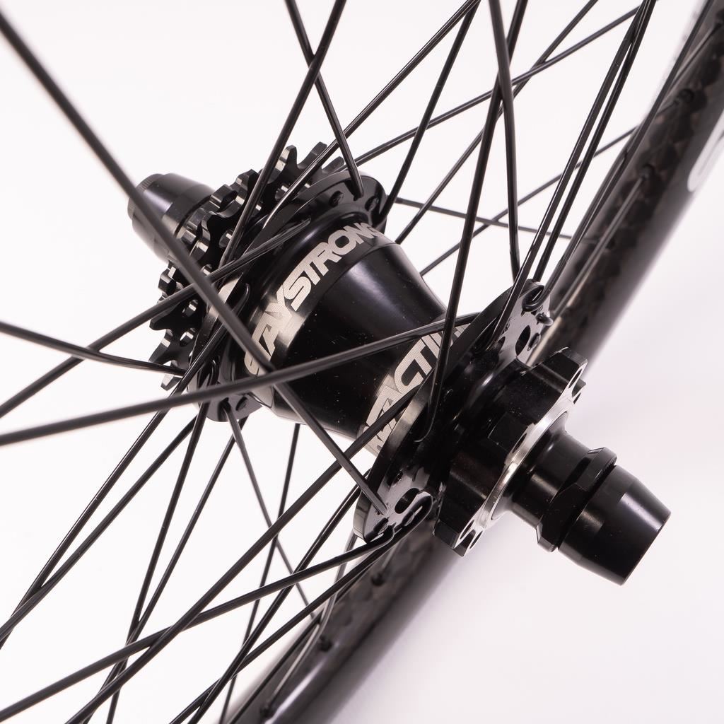 Stay Strong Carbon DVSN V3 20" Disc Set di Ruote da Corsa - Carbonio/ 1,75