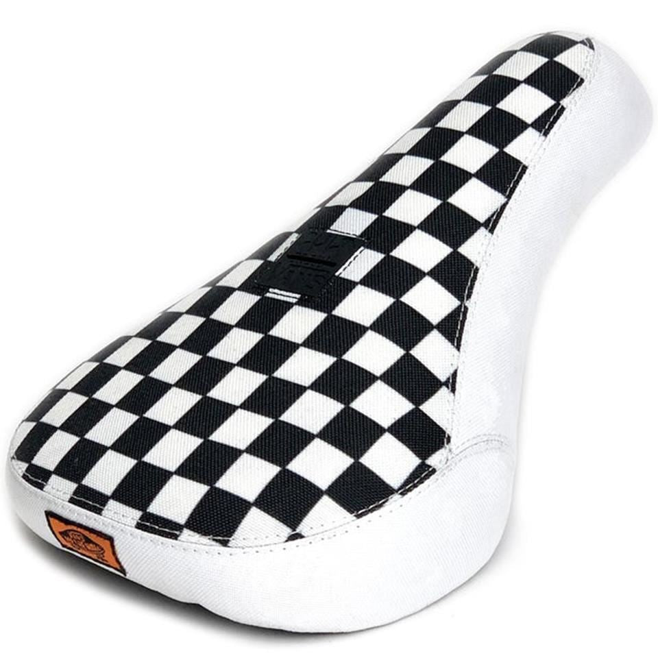 Cult X Vans Slip-On Checkerboard Sättel