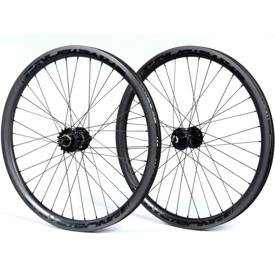 Stay Strong Carbon 24" Disc 1.75" Set di Ruote