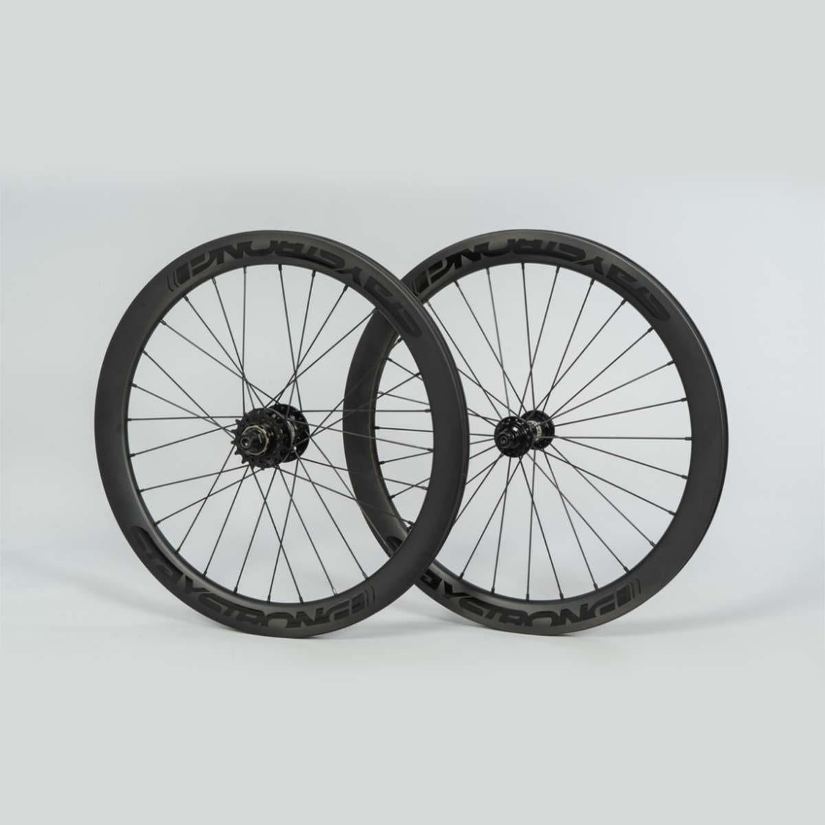 Stay Strong Carbon 20" Disc 1-3/8" Set di Ruote