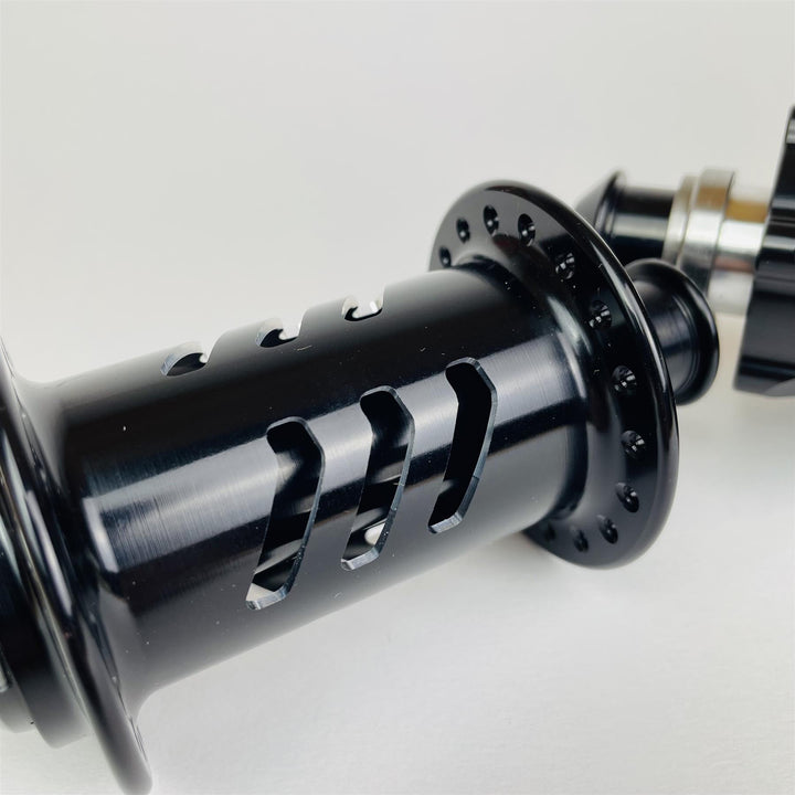Stay Strong Limited Edition Onyx Ultra SS 36h Disc Hubset - 20mm (Avant) 20mm (Arrière)