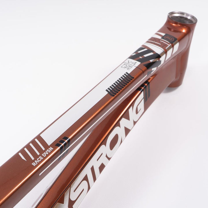 Stay Strong For Life 2023 V4 Cruiser Cadre de Course 