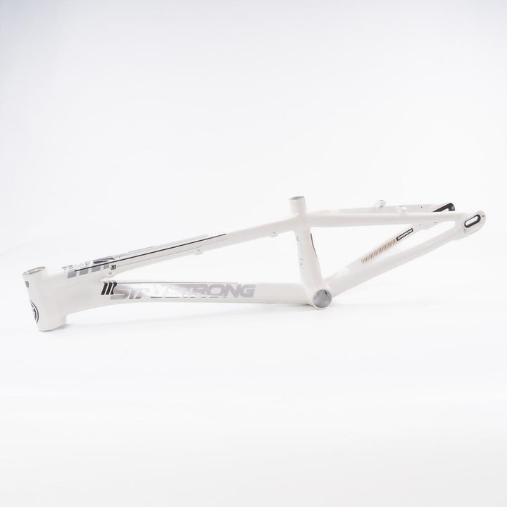 Stay Strong For Life 2023 V4 Cruiser Cadre de Course 